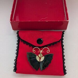 Vtg. JADE DYNASTY COLLECTION Genuine Jade & Coral Gold Tone Butterfly Brooch Pin